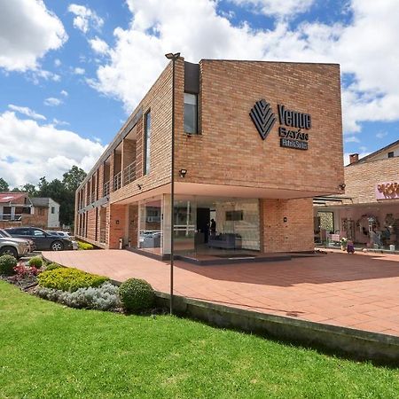 Venue Batan Hotel&Suites クエンカ エクステリア 写真