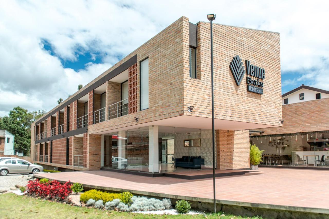 Hotel & Suites En Cuenca, Venue Batan クエンカ エクステリア 写真
