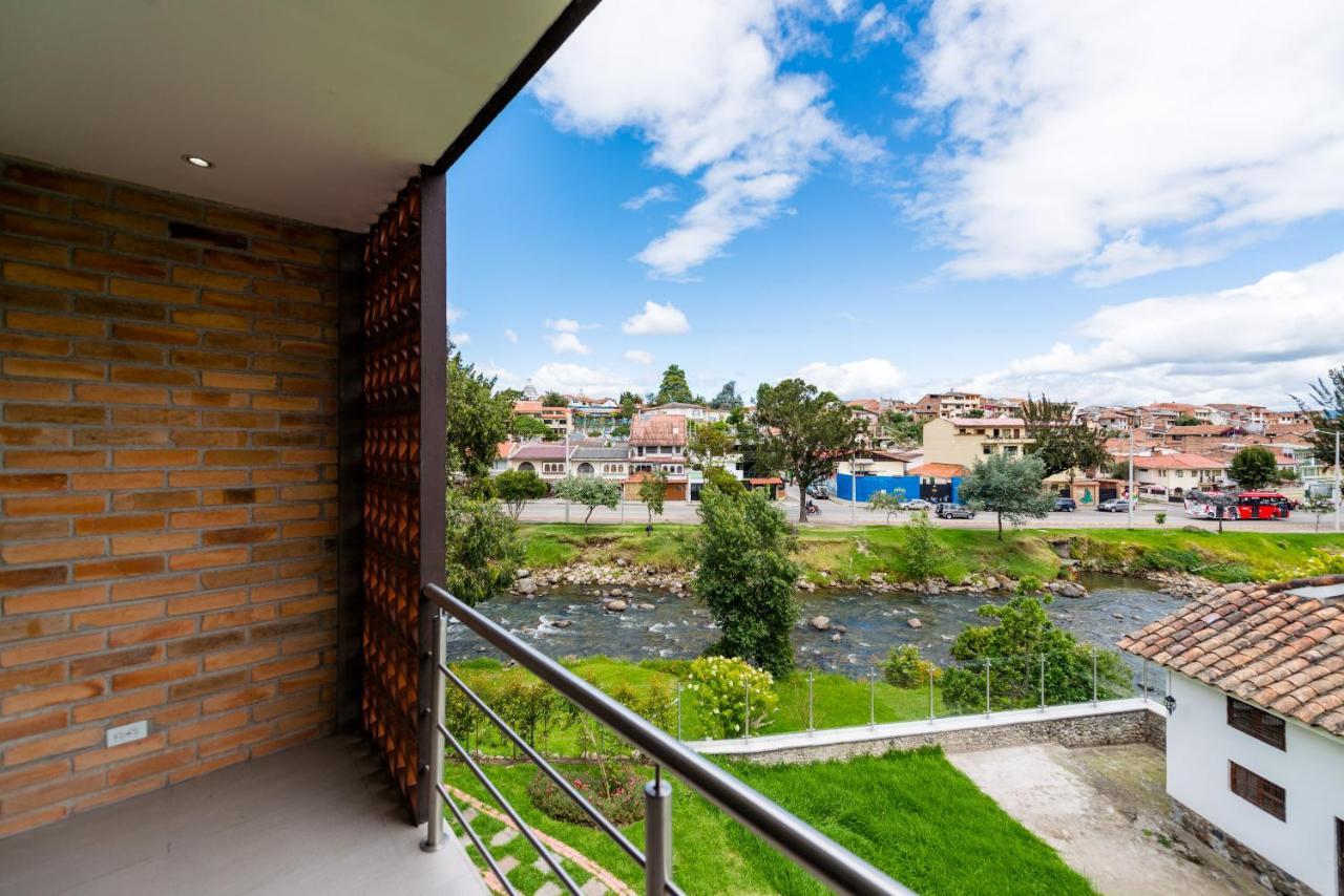 Hotel & Suites En Cuenca, Venue Batan クエンカ エクステリア 写真