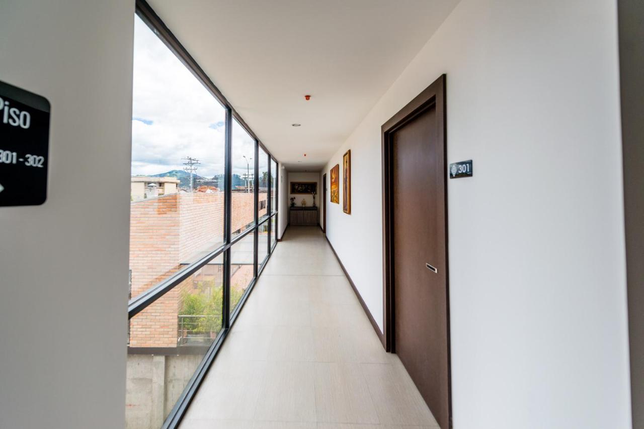 Hotel & Suites En Cuenca, Venue Batan クエンカ エクステリア 写真