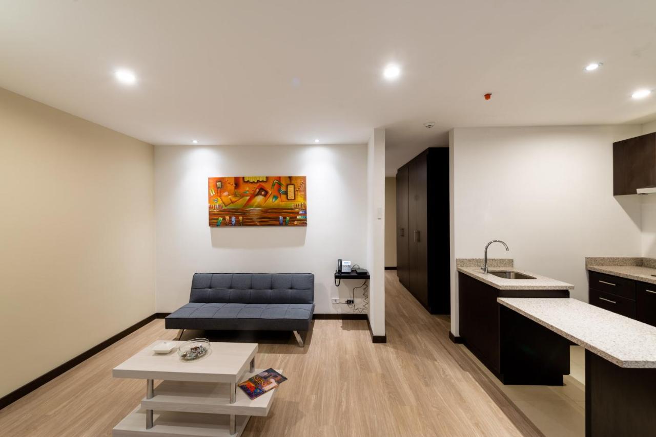 Venue Batan Hotel&Suites クエンカ エクステリア 写真