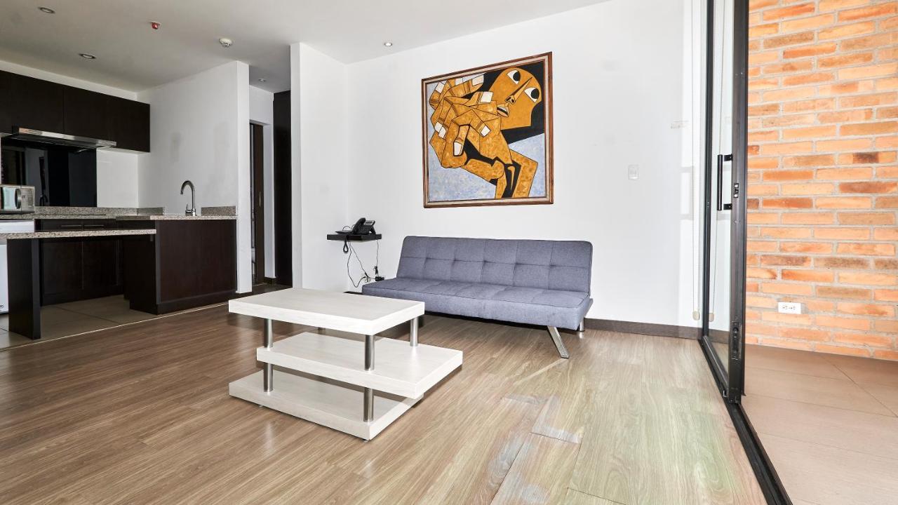 Venue Batan Hotel&Suites クエンカ エクステリア 写真