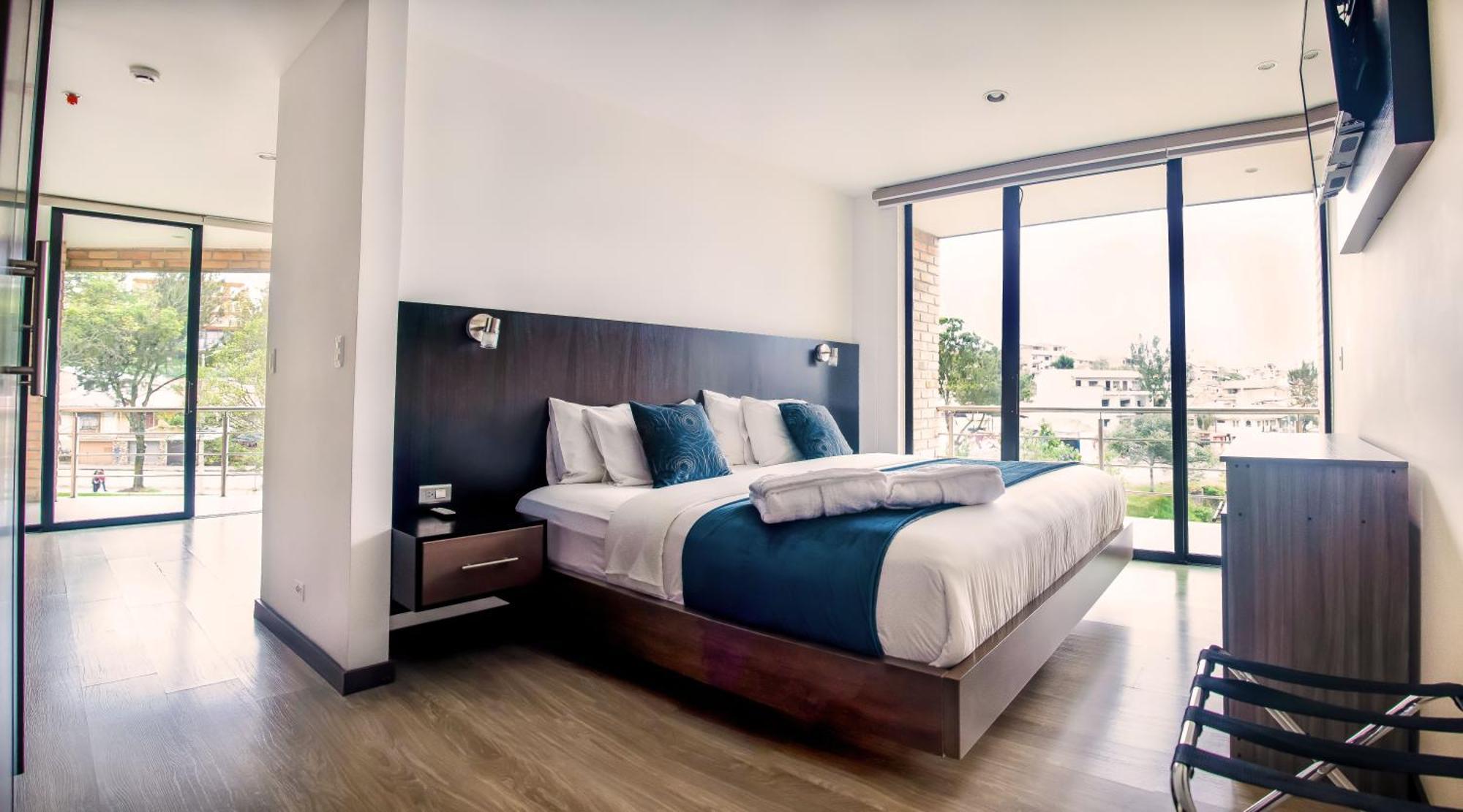 Hotel & Suites En Cuenca, Venue Batan クエンカ エクステリア 写真