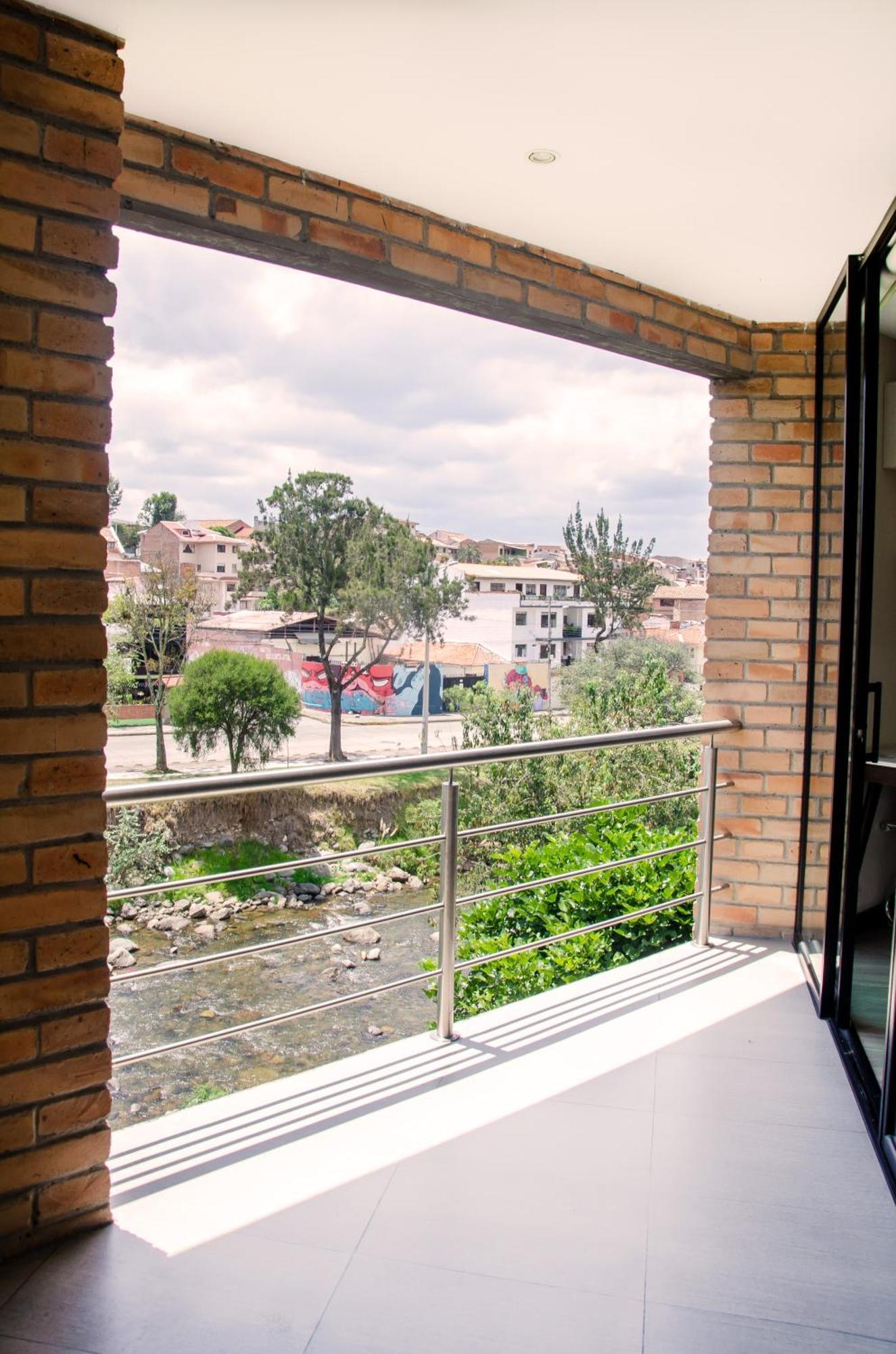 Hotel & Suites En Cuenca, Venue Batan クエンカ エクステリア 写真